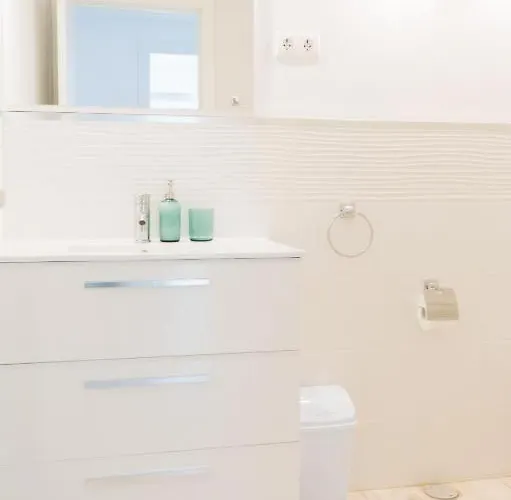 Beautiful Coastal 3-bedroom - 1 Minute Away From Fuengirola