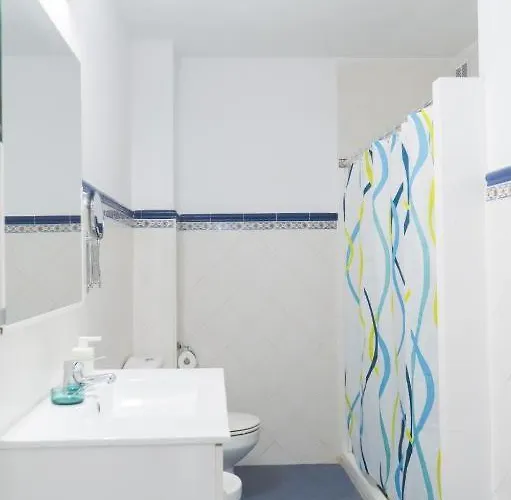 Beautiful Coastal 3-bedroom - 1 Minute Away From Appartement Fuengirola