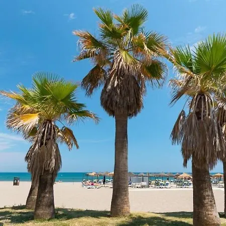 Beautiful Coastal 3-bedroom - 1 Minute Away From Fuengirola